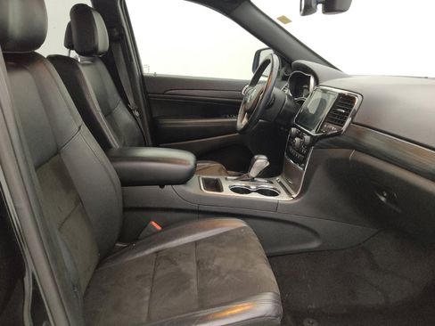 Used 2019 Jeep Grand Cherokee Altitude image 21
