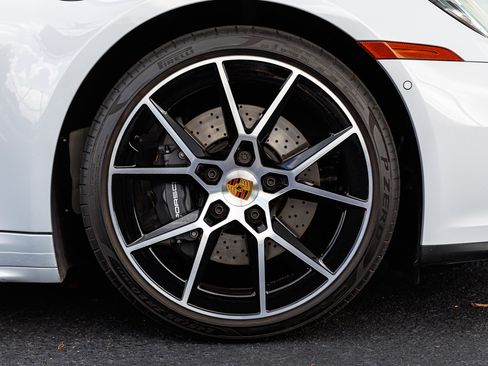 Used 2025 Porsche 911 Carrera image 19