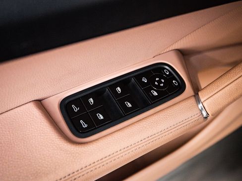 Used 2019 Porsche Cayenne AWD/4WD image 22