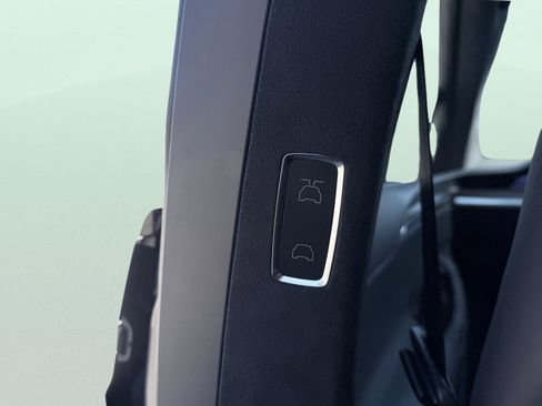 Used 2024 Tesla Model X Long Range image 36