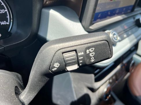 Used 2023 Ford Maverick Lariat w/ Lariat Luxury Package AWD/4WD image 33