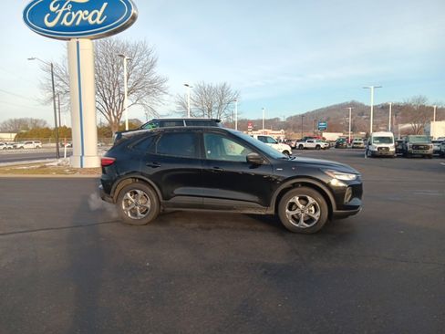 Used 2025 Ford Escape ST-Line image 4