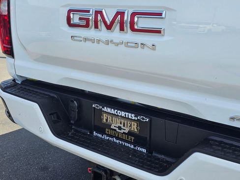 Used 2023 GMC Canyon AT4 w/ AT4 Premium Package AWD/4WD image 14