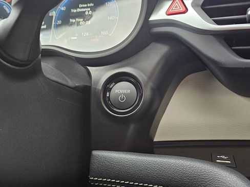 New 2025 Toyota Sienna Platinum image 16