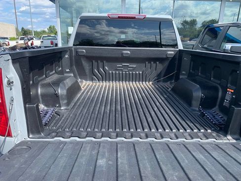 Used 2024 Chevrolet Silverado 1500 LT AWD/4WD image 7