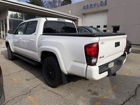 Used 2022 Toyota Tacoma SR5 w/ Technology Package AWD/4WD image 4