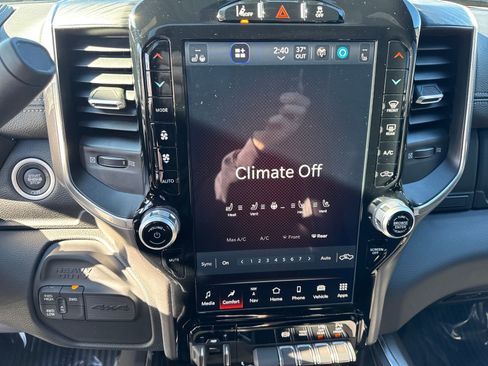 Used 2024 RAM 3500 Laramie w/ Night Edition image 17