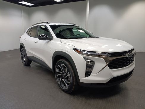 New 2026 Chevrolet Trax RS image 7