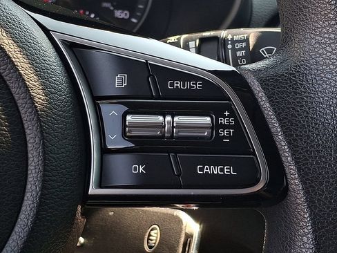 Used 2020 Kia Forte LXS FWD image 17