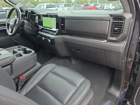 Used 2025 GMC Sierra 1500 SLT image 11
