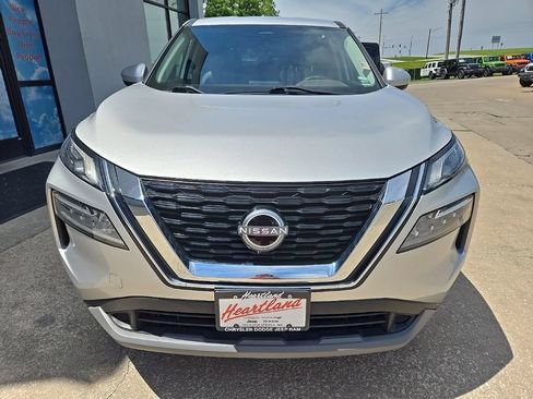 Used 2023 Nissan Rogue SV AWD/4WD image 17