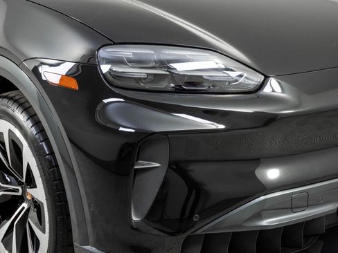 New 2026 Porsche Cayenne Electric AWD/4WD image 36