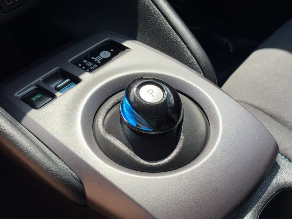 Used 2025 Nissan Leaf S FWD image 19