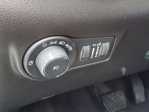 Used 2024 Jeep Compass Limited AWD/4WD image 9