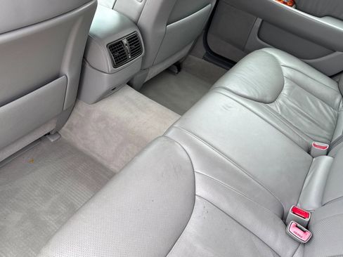 Used 2005 Lexus LS 430 RWD image 25