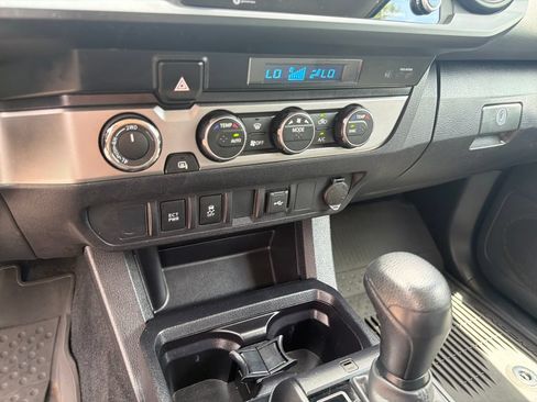 Used 2023 Toyota Tacoma SR AWD/4WD image 39