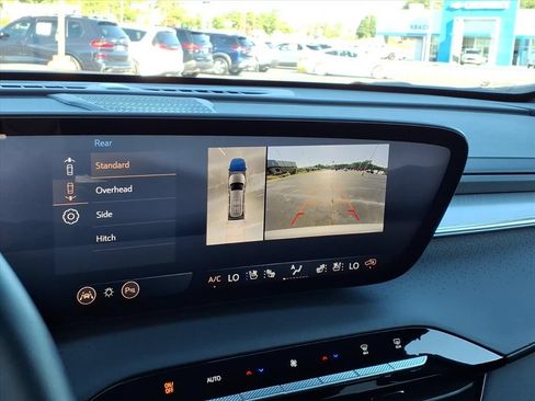Used 2025 Buick Enclave Avenir w/ Trailering Package, 5000 lbs. FWD image 8