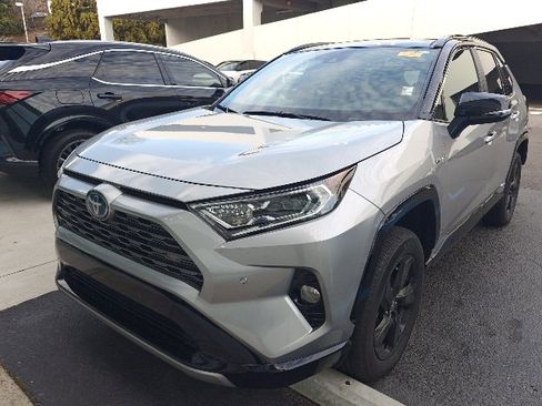 Used 2021 Toyota RAV4 XSE image 7