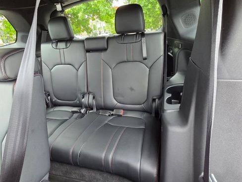 Certified 2025 Honda Pilot Black Edition image 15