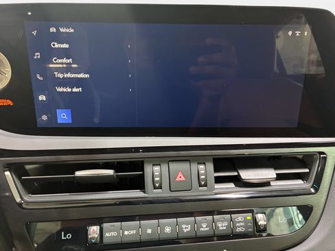 Used 2025 Lexus ES 350 Ultra Luxury w/ Accessory Package (Z1) FWD image 21