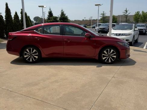 Used 2024 Nissan Sentra SV w/ SV Premium Package FWD image 6
