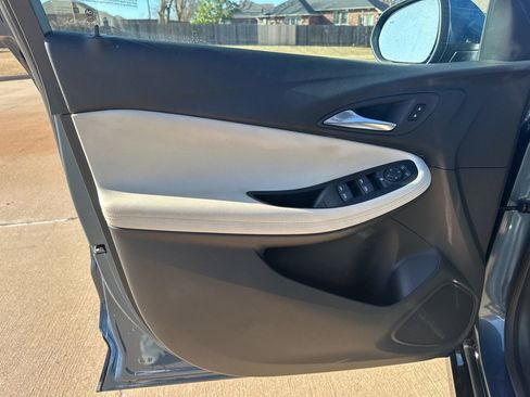 Used 2024 Buick Encore GX Sport Touring image 9