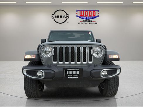 Used 2021 Jeep Wrangler Unlimited Sahara w/ Cold Weather Group AWD/4WD image 6