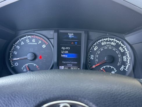 Used 2019 Toyota Tacoma SR image 12