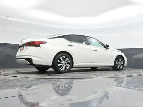 Used 2025 Nissan Altima 2.5 S FWD image 36