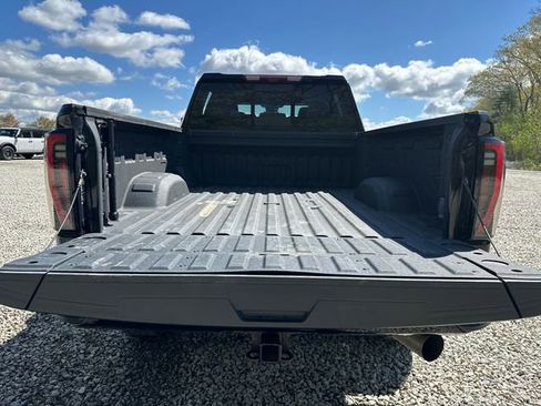 Used 2024 GMC Sierra 3500 AT4 w/ AT4 Premium Plus Package AWD/4WD image 13