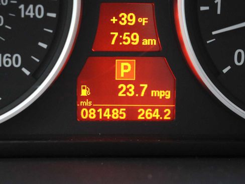 Used 2010 BMW 528i xDrive 528i xDrive image 11