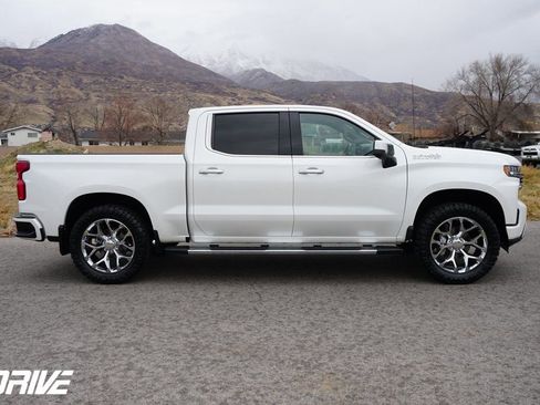 Used 2019 Chevrolet Silverado 1500 High Country image 12