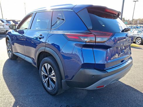 Used 2022 Nissan Rogue SV w/ SV Premium Package image 5