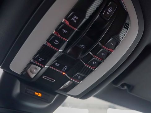 New 2025 Porsche Macan S image 28