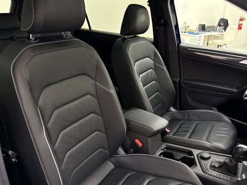 Used 2021 Volkswagen Tiguan SEL Premium R-Line AWD/4WD image 25