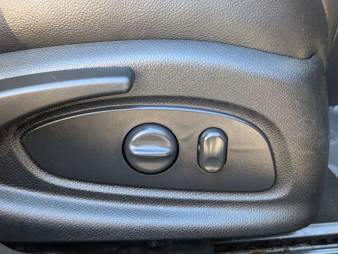 Used 2019 Chevrolet Impala LT FWD image 41