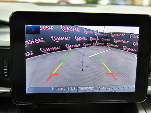 Used 2021 Ford Explorer XLT w/ Equipment Group 202A RWD image 18
