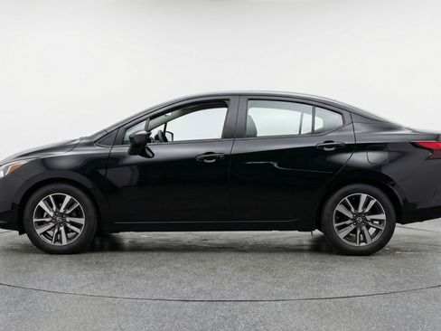 Used 2025 Nissan Versa SV image 5