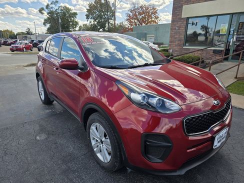 Used 2018 Kia Sportage LX image 4