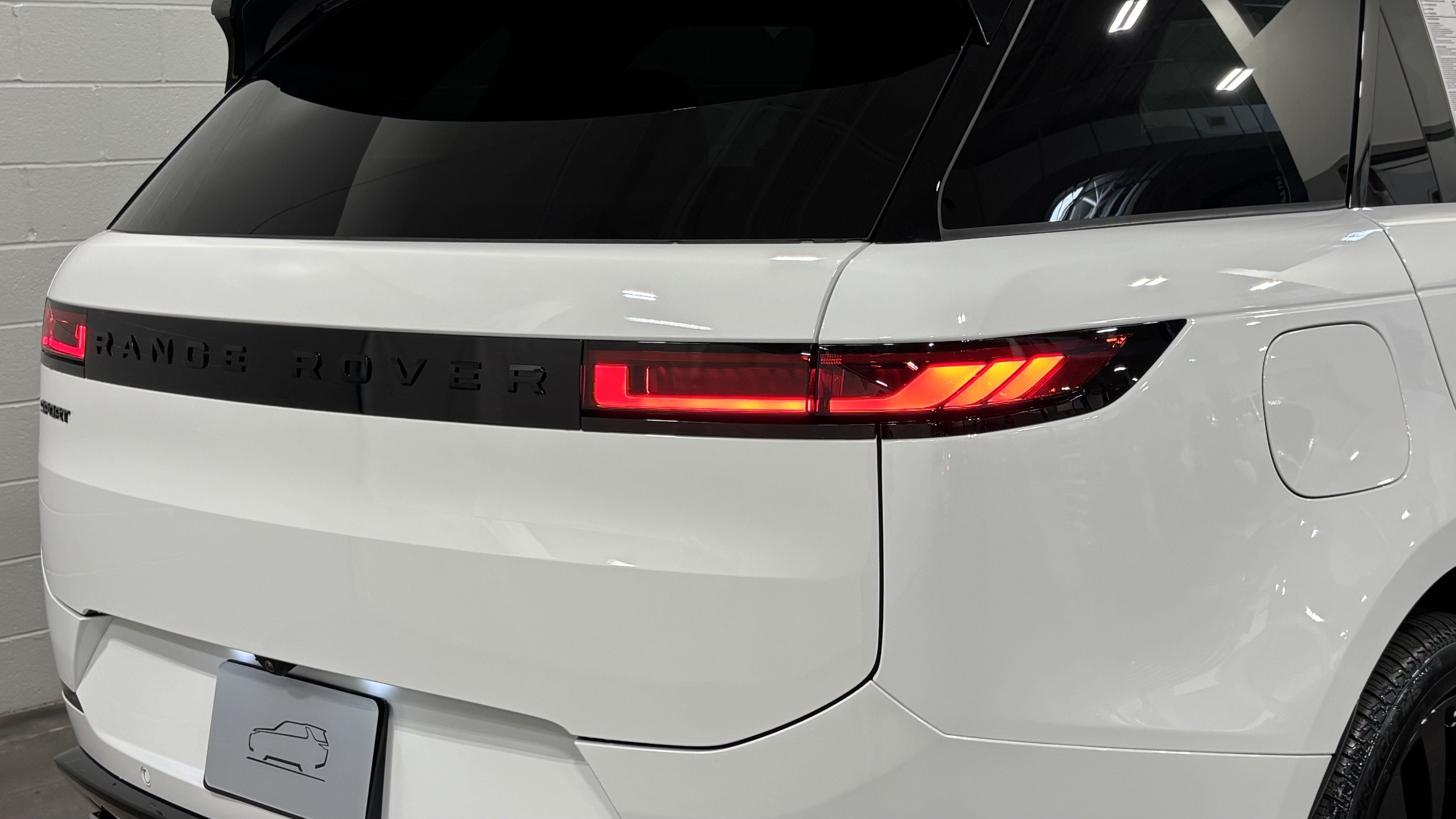 New 2026 Land Rover Range Rover Sport Dynamic SE AWD/4WD image 18