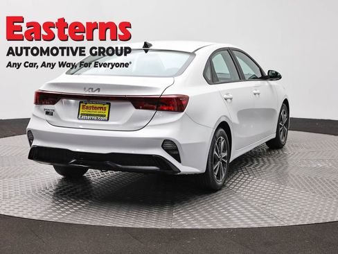 Used 2022 Kia Forte LXS FWD image 5