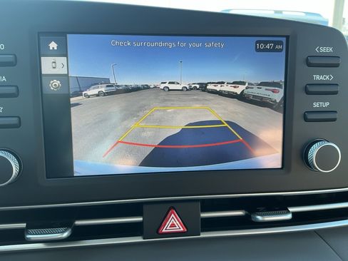 Used 2026 Hyundai Elantra SE FWD image 17