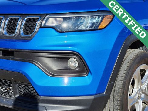 Used 2023 Jeep Compass Latitude image 8