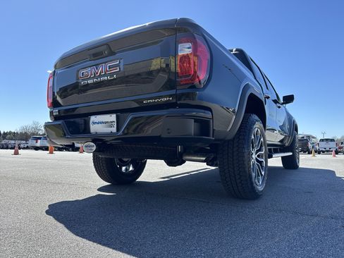 New 2026 GMC Canyon Denali image 10