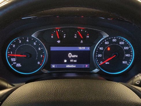 Used 2021 Chevrolet Traverse LT FWD image 23