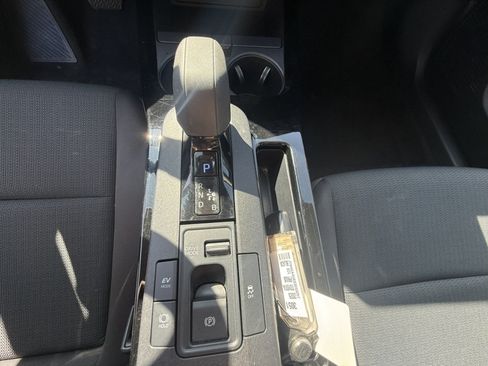 Used 2025 Toyota Prius LE FWD image 14