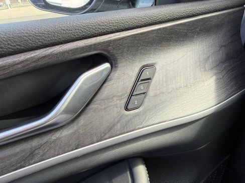 Used 2023 Jeep Grand Cherokee L Limited w/ Luxury Tech Group II image 34