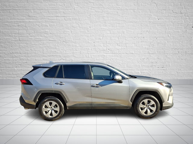 Used 2023 Toyota RAV4 LE FWD image 7