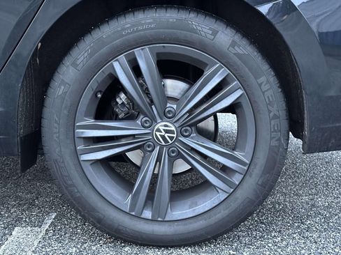 Used 2024 Volkswagen Jetta SE w/ Panoramic Sunroof Package image 7