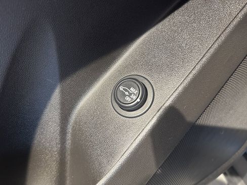 Used 2024 Chevrolet Equinox LT w/ LPO, Floor Liner Package image 20